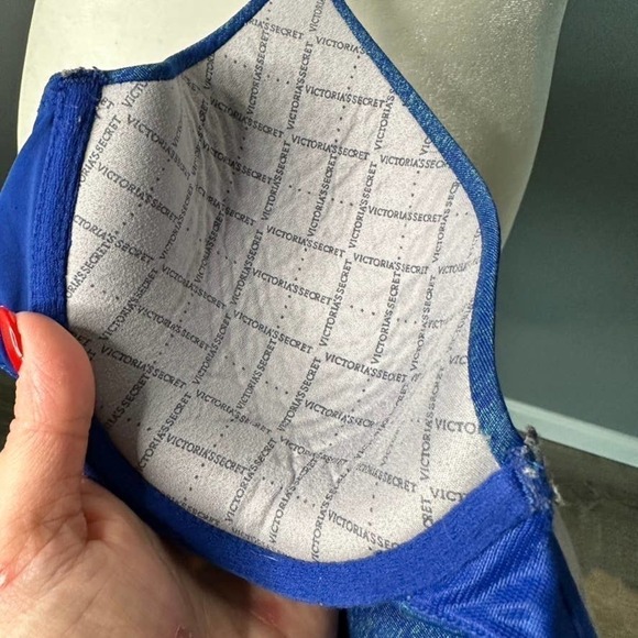 Victoria's Secret Uplift Semi Demi Size 32 C - Picture 8 of 9